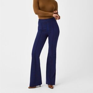 SPANX The Perfect Pant Hi-Rise Flare - Houndstooth Jacquard